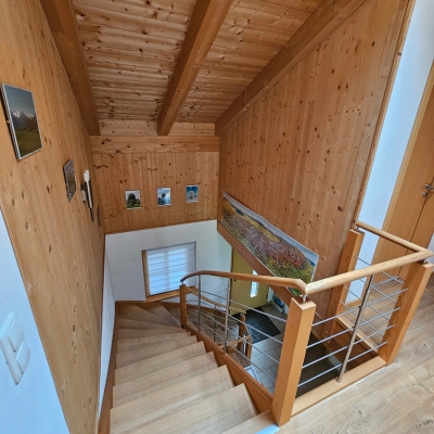 Treppen ins Obergeschoss